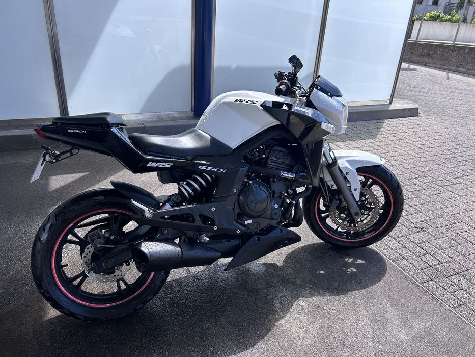 Vendo Cf moto NK650 i