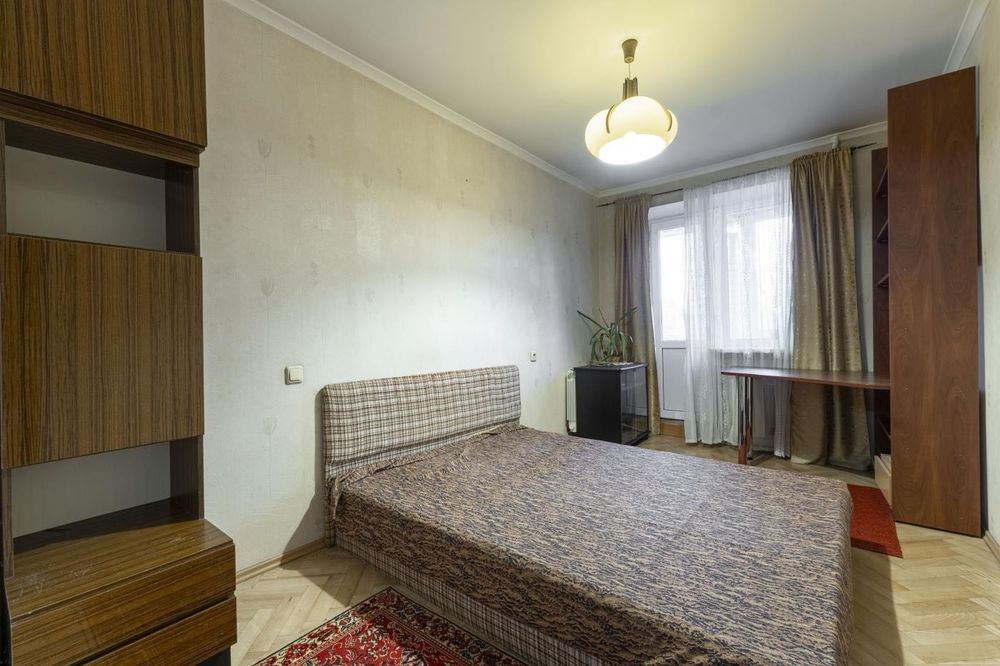 Продаж 3к квартири Київ, Верховинна 87 (метро Житомирська)