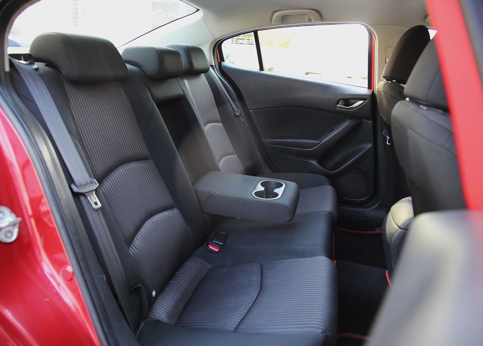 продам автомобіль Mazda 3