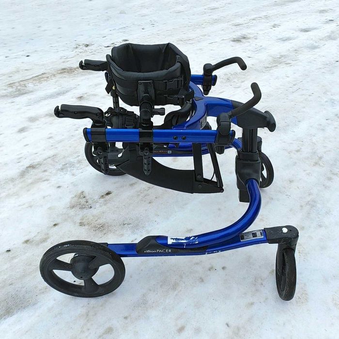 Задньопорні ходунки для дітей із ДЦП Rifton Dynamic Pacer Gait Trainer