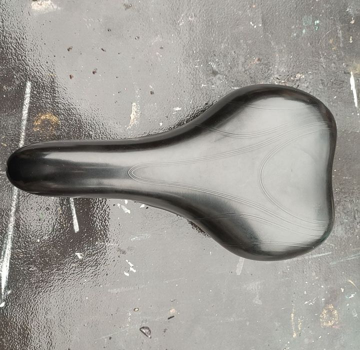 Велосипедное седло Sell Royal / грипсы /подножка /манетки