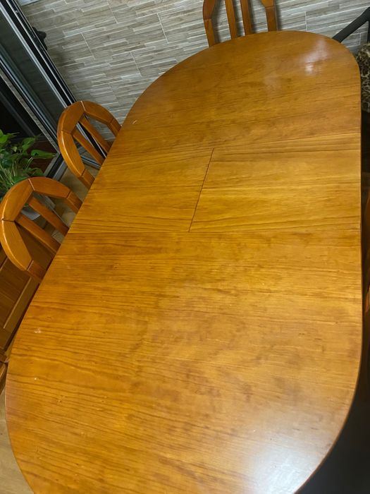 Mesa de jantar em Pinho francês maciço extensível com 6 cadeiras