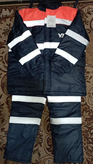 Продам спецкостюм (зимний)