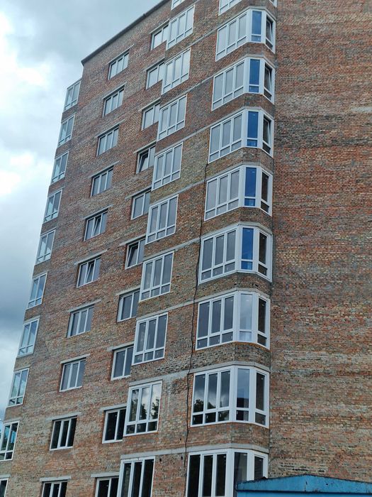 Продаємо сиру 1к.квартиру поряд з Центром