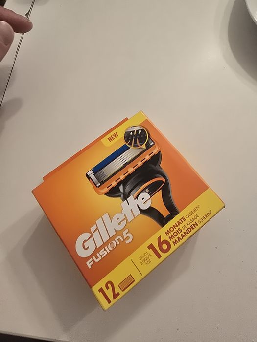 Oryginalne wkłady ostrza Gillette Fusion 5 (12 sztuk) – NOWE (Polecane)