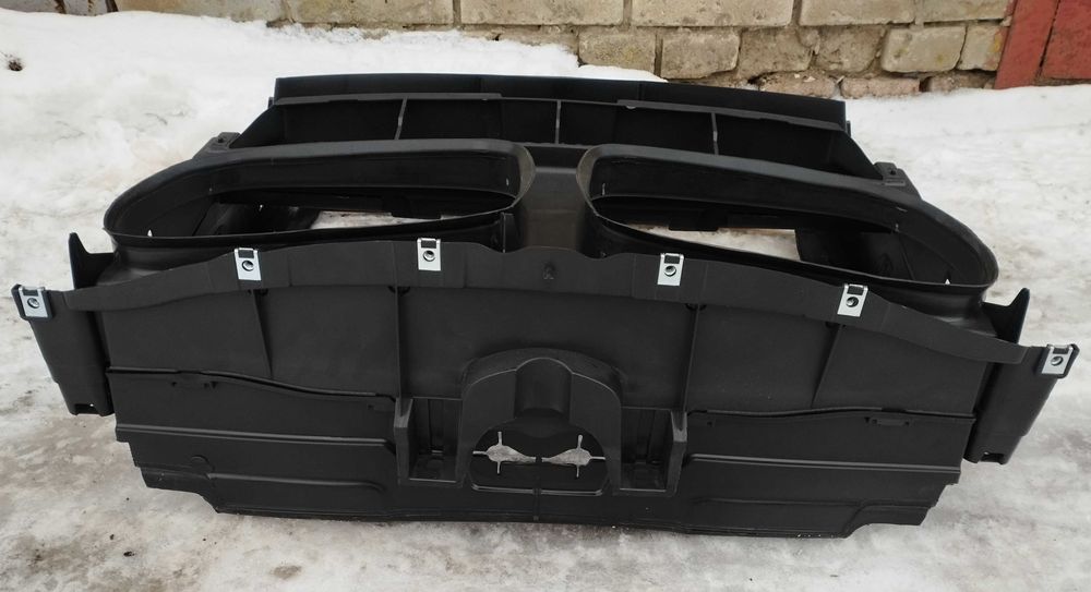 BMW X3 F25 X4 F26 воздуховод центральный 7210476 жалюзи 17714410