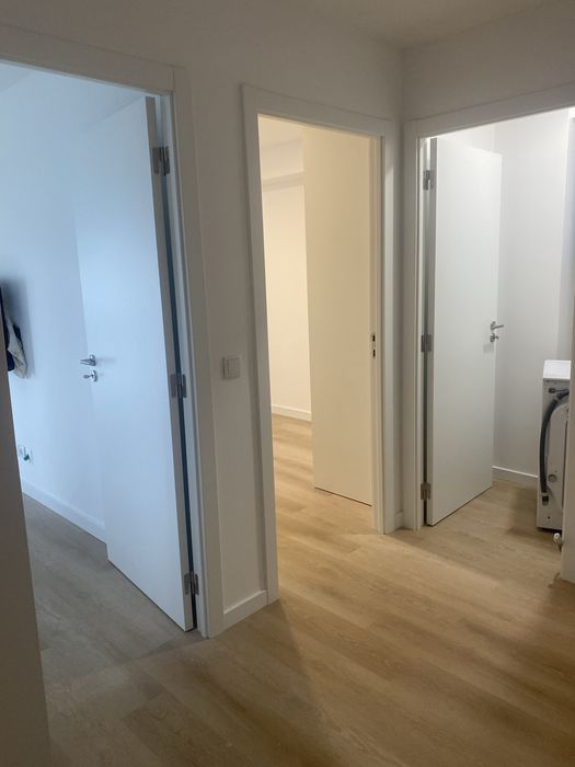 Arrenda-se T1 na Av Marques de Pombal