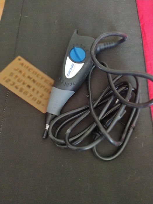 Máquina de Gravação Dremel