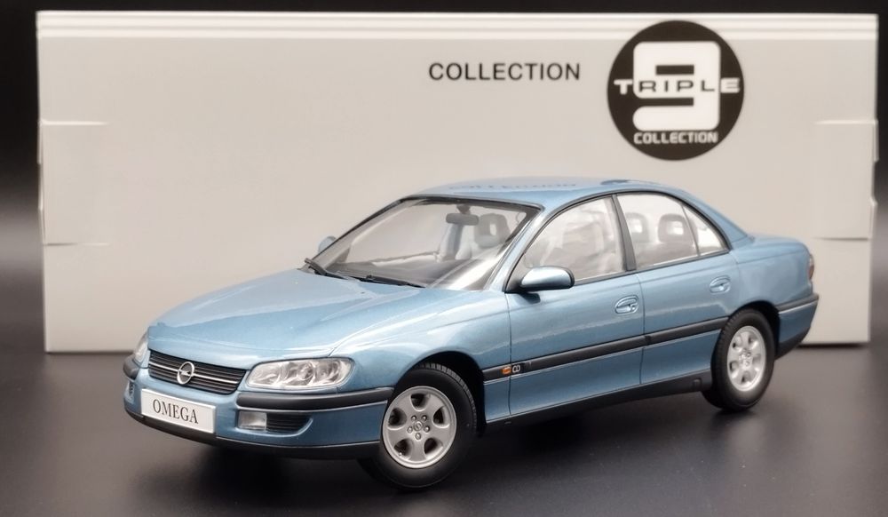 1:18 Triple 9 Opel Omega B 1996 Polar blue met