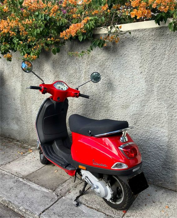 Vespa LX 50 2T 2009 | 12.100 km | 1.620 € | O clássico ao alcance de todos