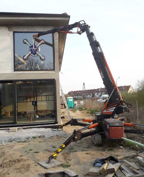 Mini żuraw | manipulator | pająk | montaż okien | usługa | wynajem