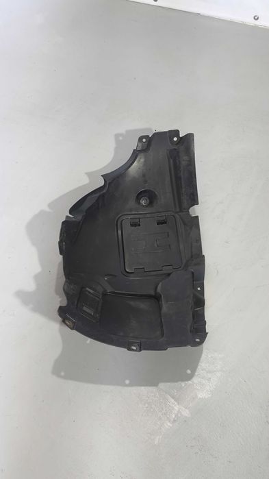 Cave de Roda BMW Serie 1 (F20/F21) Frente Direita