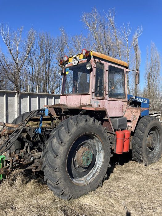 Трактор ХТЗ-121.