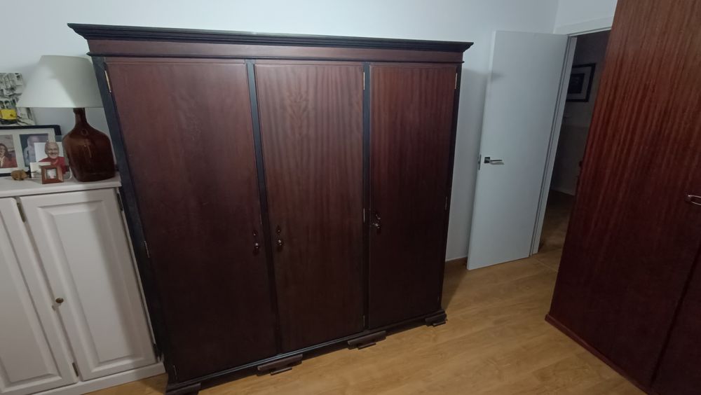 Roupeiro de quarto madeira maciça