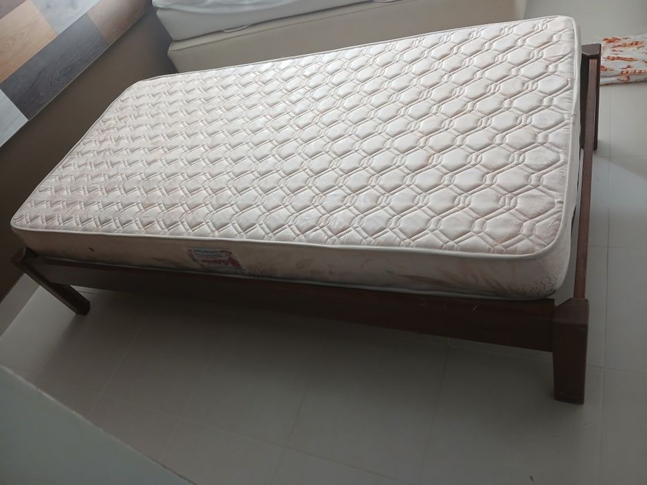 Cama  de solteiro + colchão  + estrado