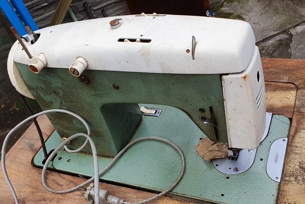 Продам швейную машину TEXTIMA германия