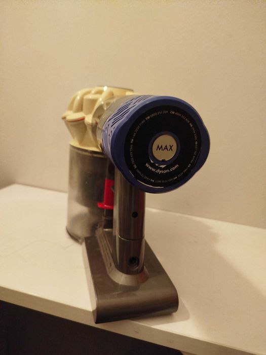 odkurzacz Dyson bezprzewodowy stan nieznany.brak ładowarki