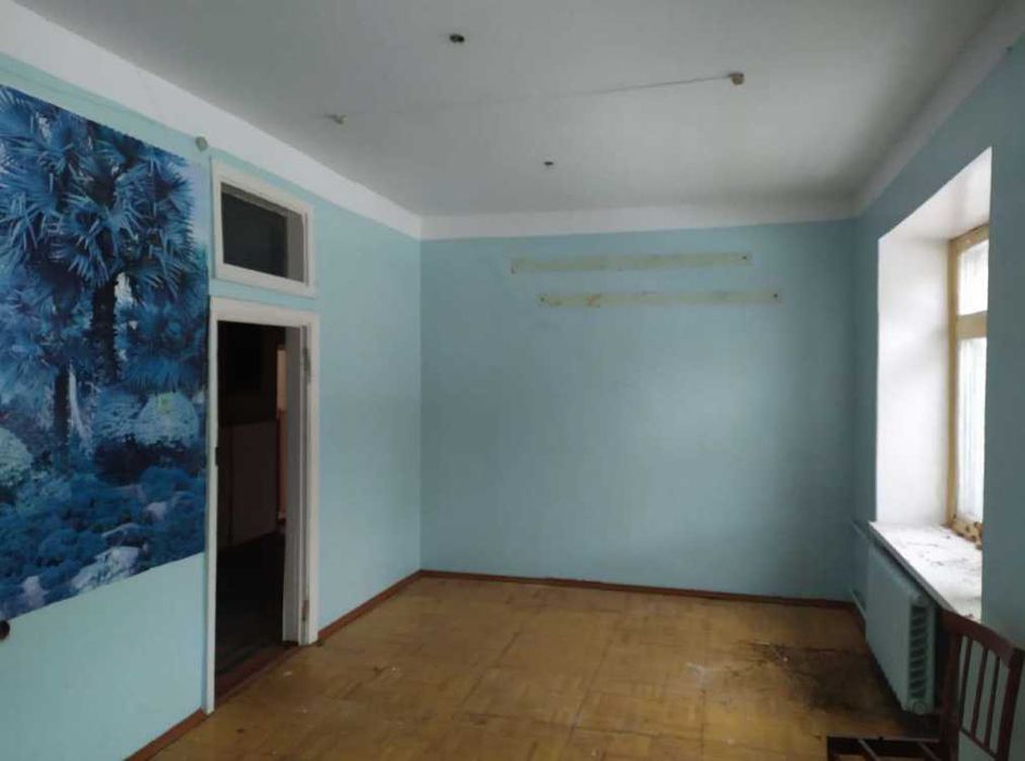 Будівля 3883,9 м2, 0,4 га, Коростень, вул Сергія Кемського 69