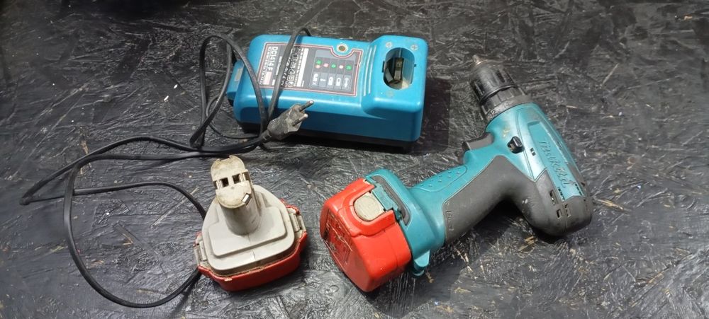 Шуруповёрт Макита 6271D