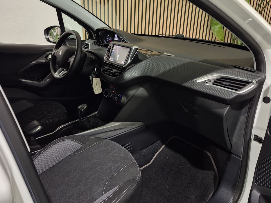 Peugeot 2008 - 37.000KM | GARANTIA | NOVO