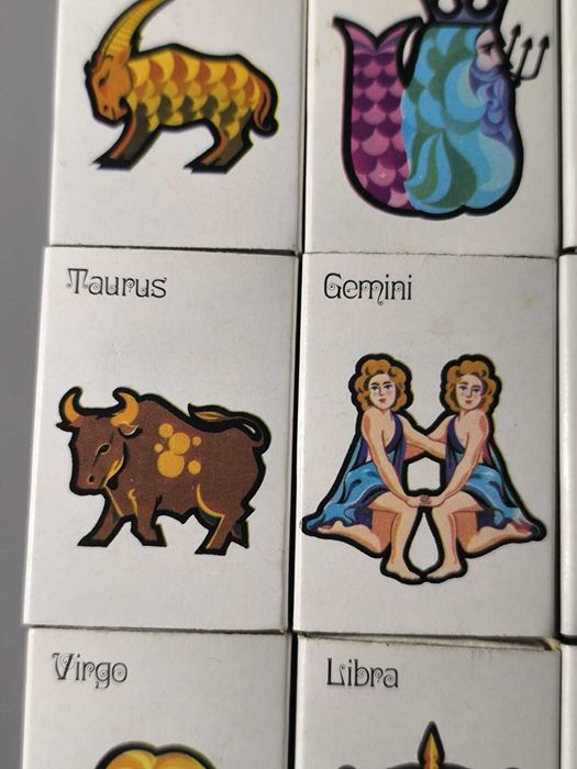 Coleção Completa de fósforos da temática Astrologia
