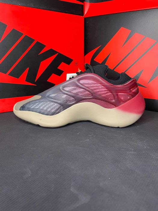 Adidas yeezy Boost 700 V3 Fade