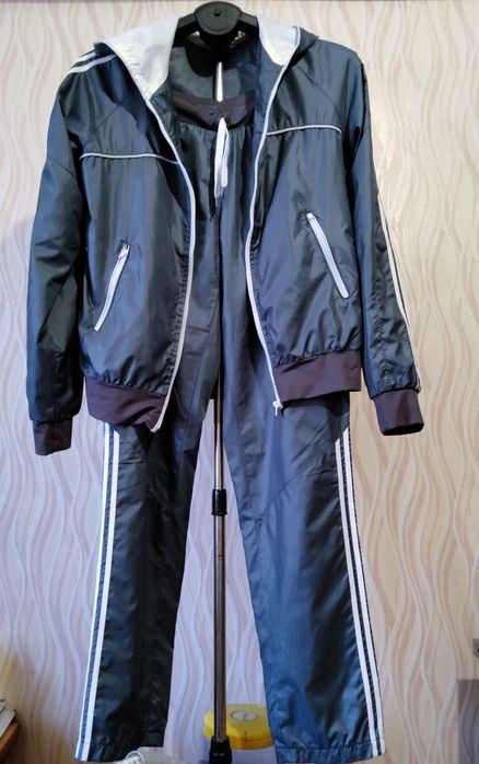 Спортивний костюм із плащової тканини 46р.