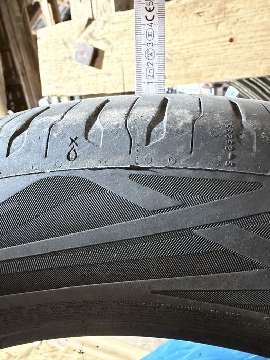 Opony continental 235/55/19