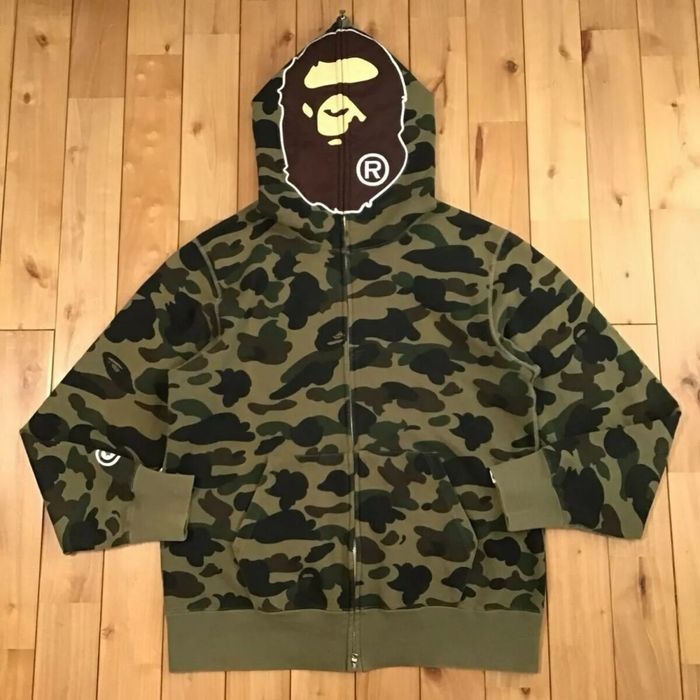 Bape  zip.