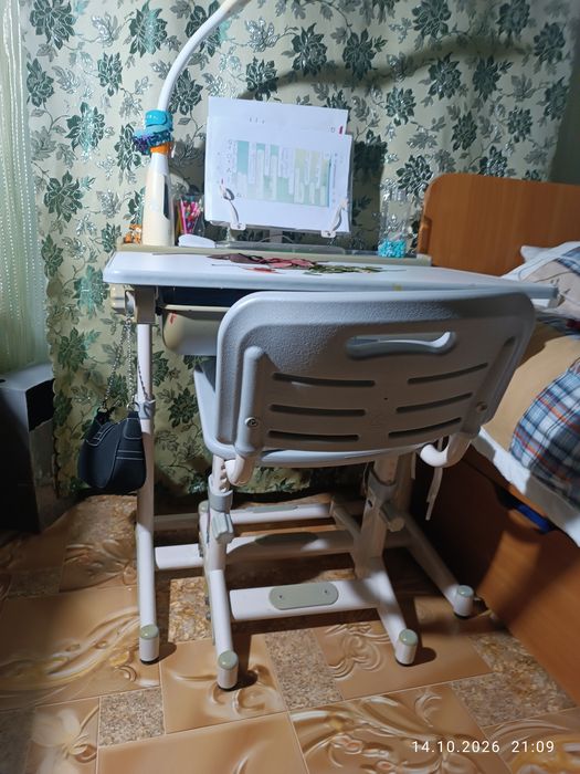 Продам шкільну парту