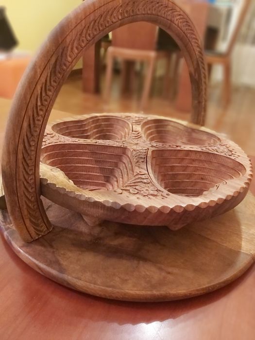 Taça de aperitivos em artesanato africano