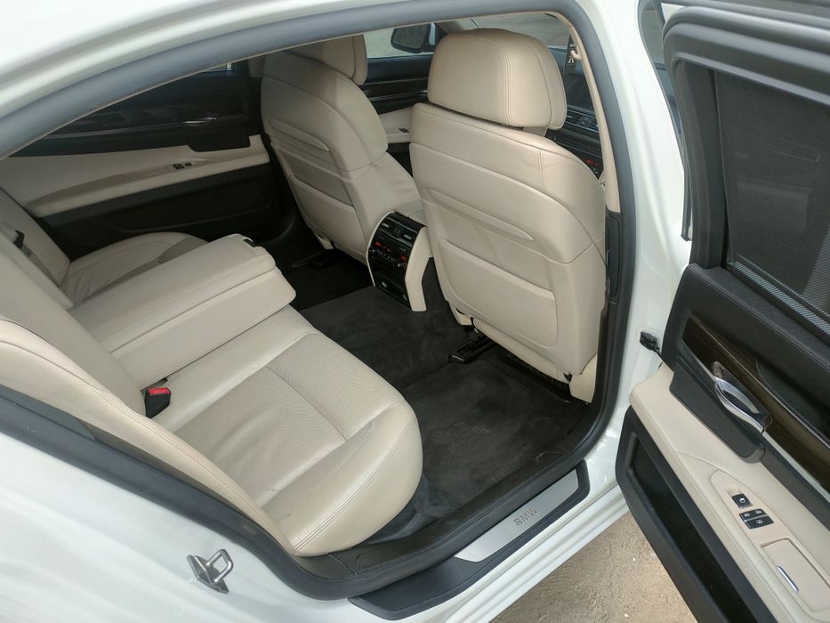 Продам BMW 740 , 3.0 бензин, 2011р.