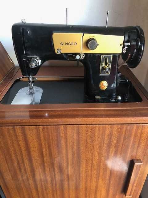 Máquina de costura Singer