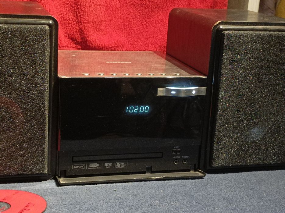 Wieża.Samsung mod.MM-D330D/EN. AUX,USB,radio,CD. Dom, warsztat itp.