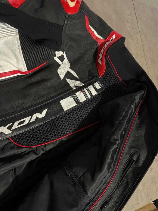 Casaco de mota e luvas