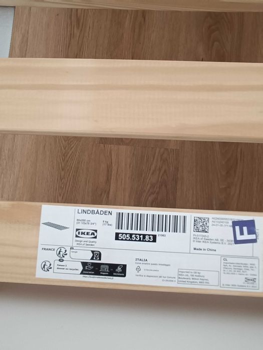 Cama branca ikea
