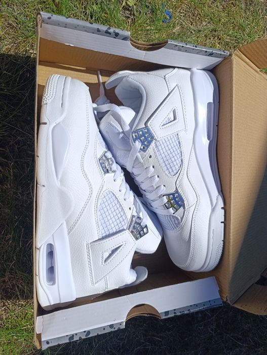 Air Jordan 4 Retro „Pure Money"