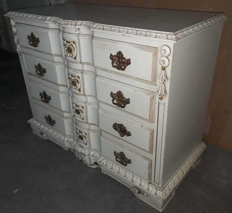 Quarto - Mobília antiga Lacada, estilo Luís XV