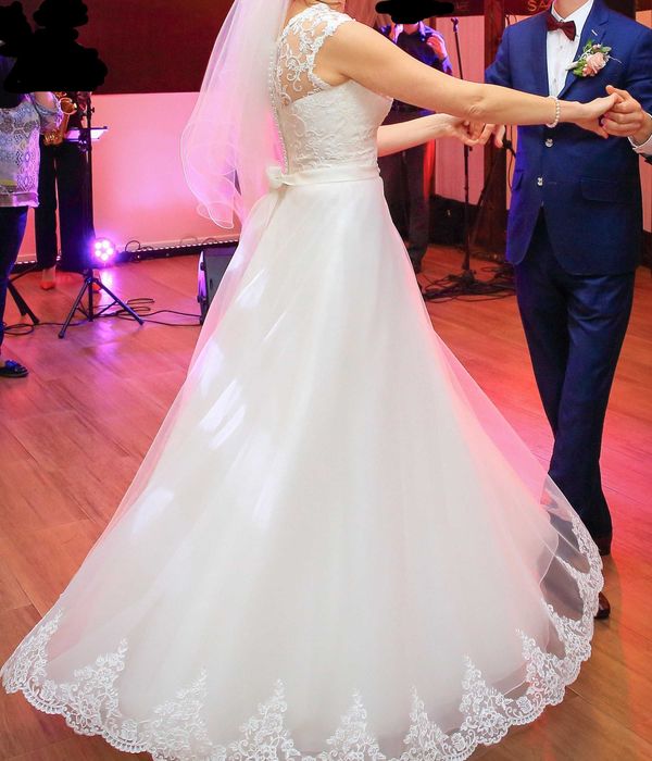 Suknia Slubna Afrodyta z kołem i welonem, rozmiar 34/36