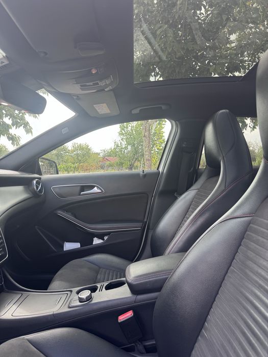 Mercedes Gla 200d AMG c/ Teto de abrir Panoramico
