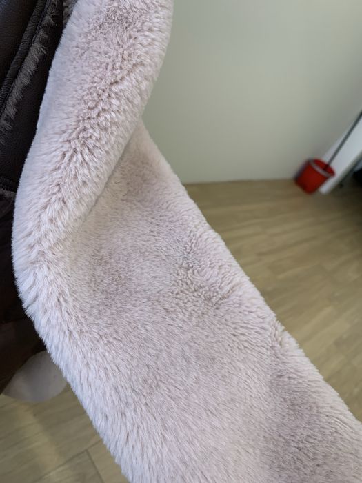 Шубка із штучного хутра розмір S на дівчину ростом до 168 см