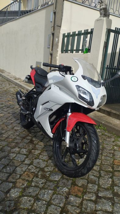 Mota desportiva Keeway RKR 125cc