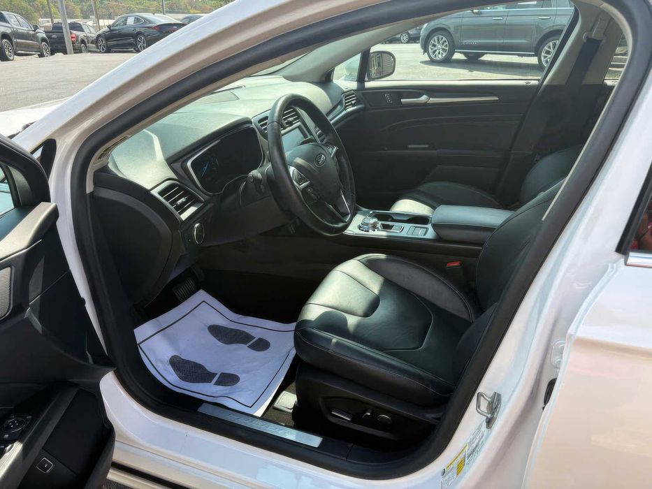 Ford Fusion Hybrid Titanium      2019