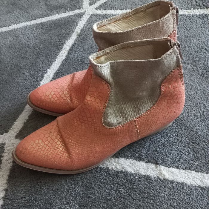 Sprzedam kozaczki, rozmiar 41, długość wkładki 27 cm, łososiowe