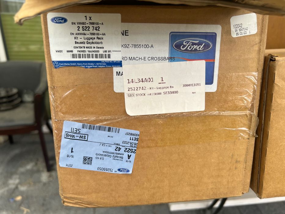 Bagażnik dachowy FORD MUSTANG MACH-e 2020- . Nowy oryginał