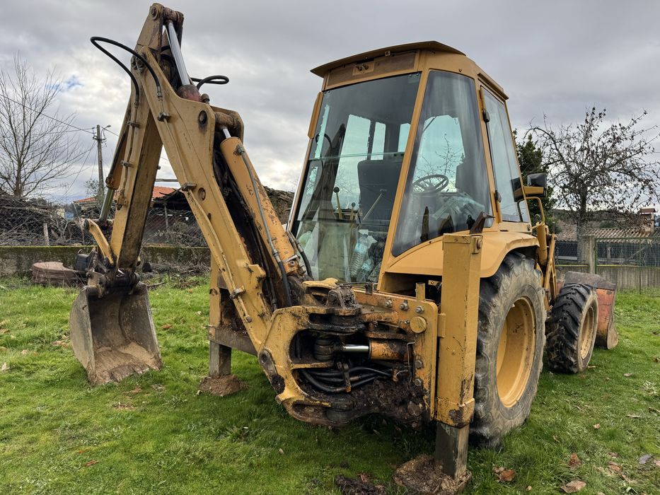 Vendo retroescavadora Case 580k