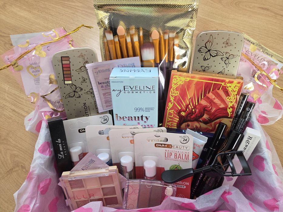 Ogromny zestaw kosmetyków