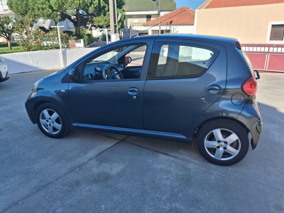 toyota aygo automatico — photo 3