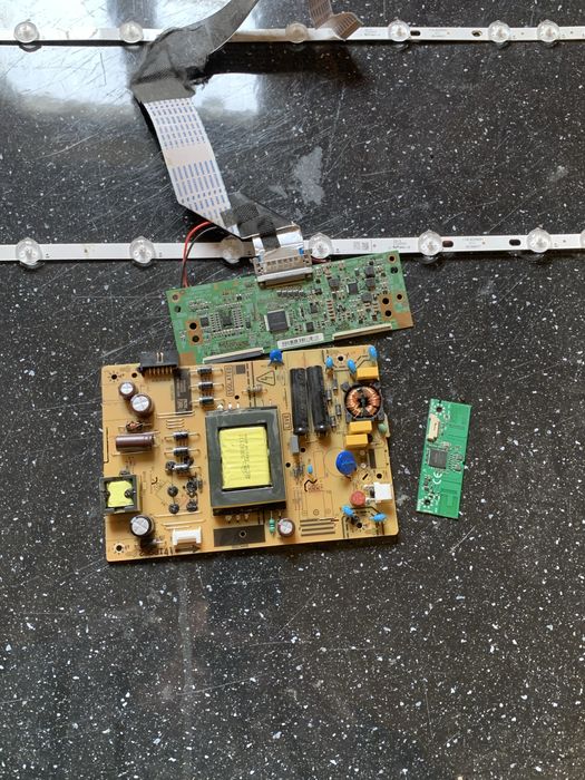 Телевізор TELEFUNKEN 32FW200