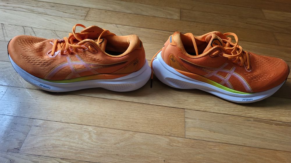 Ténis Asics em bom estado